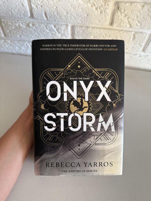 Onyx Storm by Rebecca Yarros , Оніксова буря
