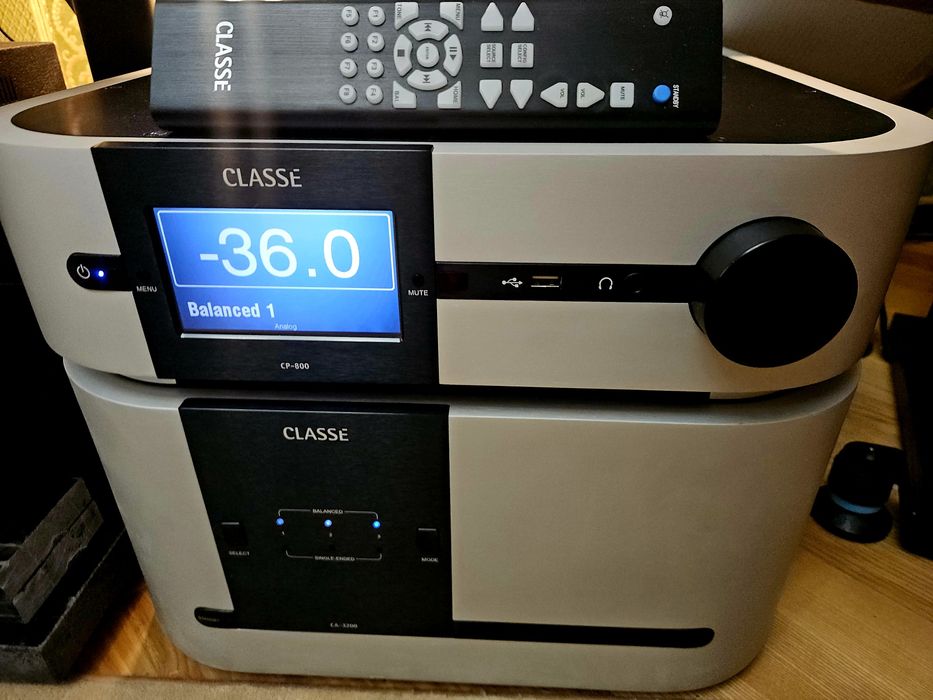 Підсилювачі Classe CA-3200 / Classe Cp-800.
