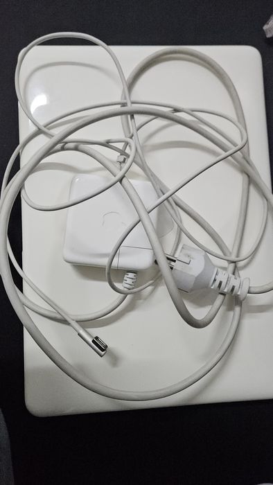 MacBook 7.1,  4gb RAM