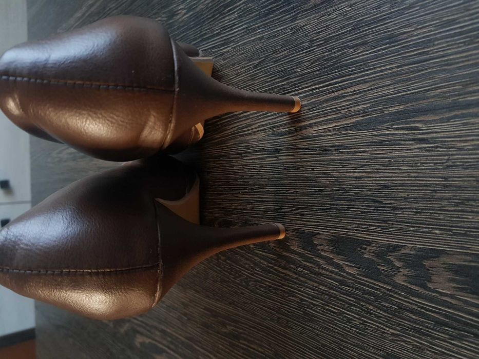 Szpilki/ buty na obcasie