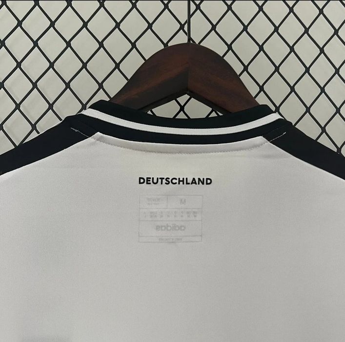 Camisola principal Alemanha 2024