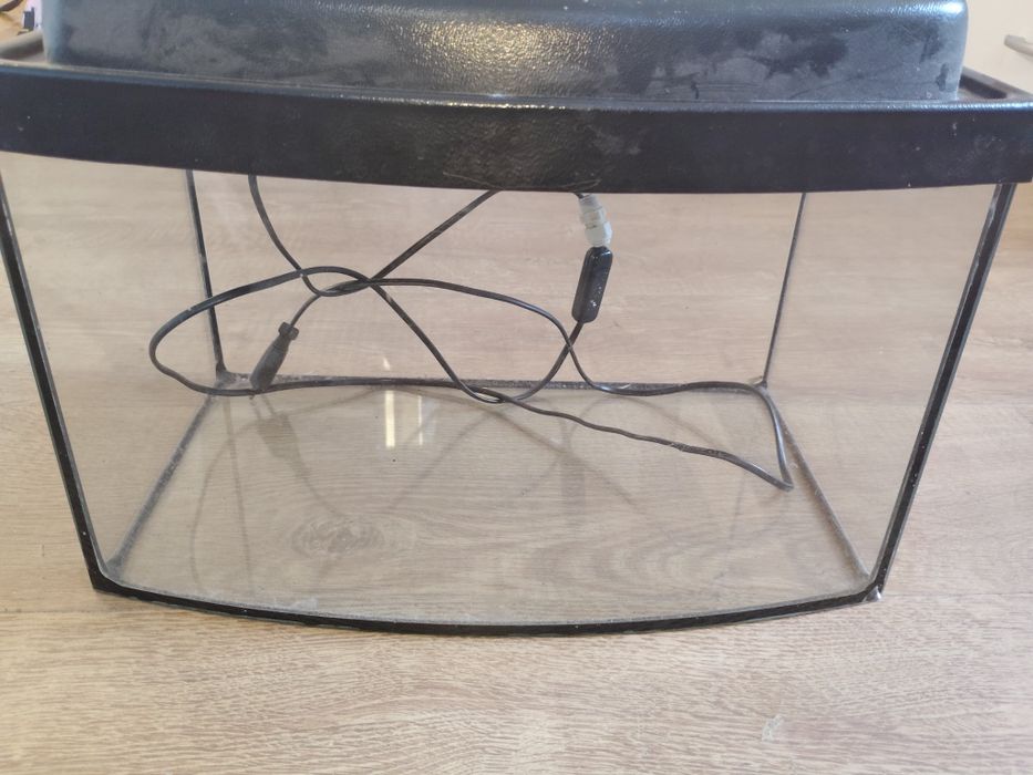 Akwarium profilowane  coś koło 30l 40x25x22