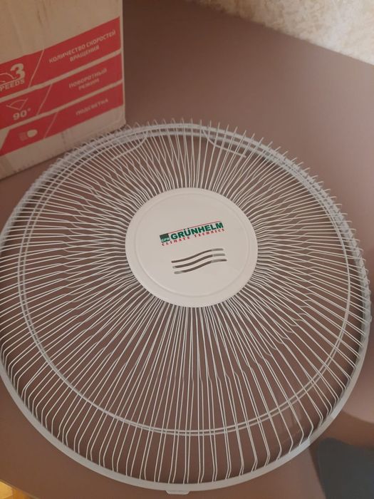 Підлоговий вентилятор Grunhelm