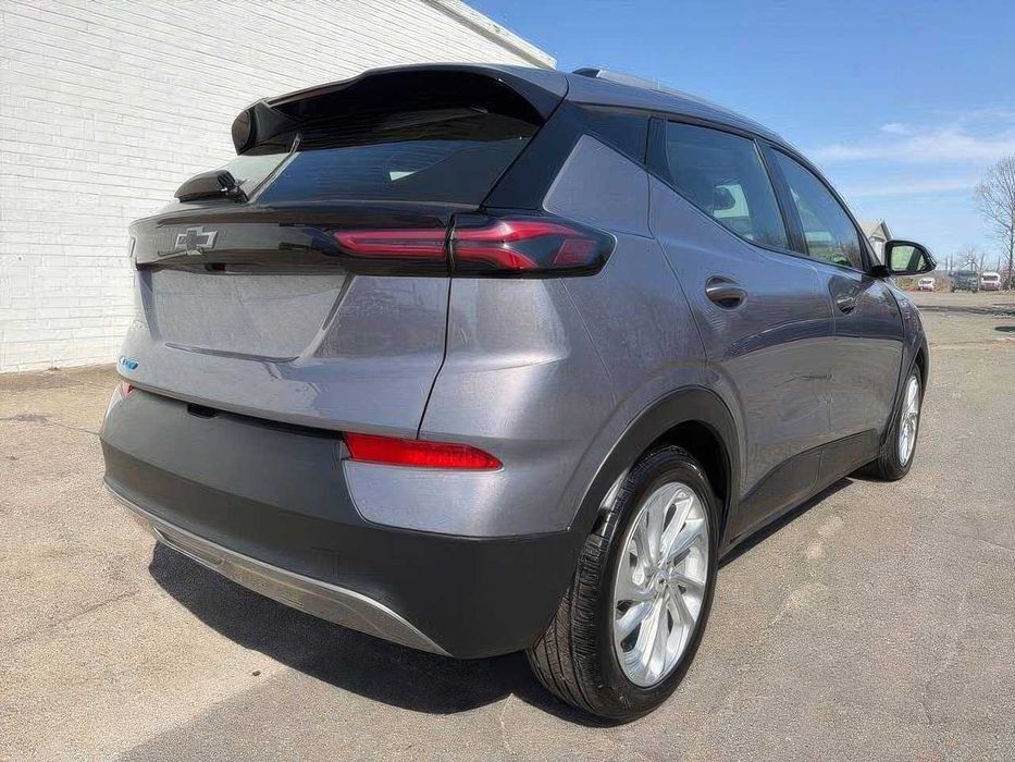 Chevrolet Bolt EUV LT      2023