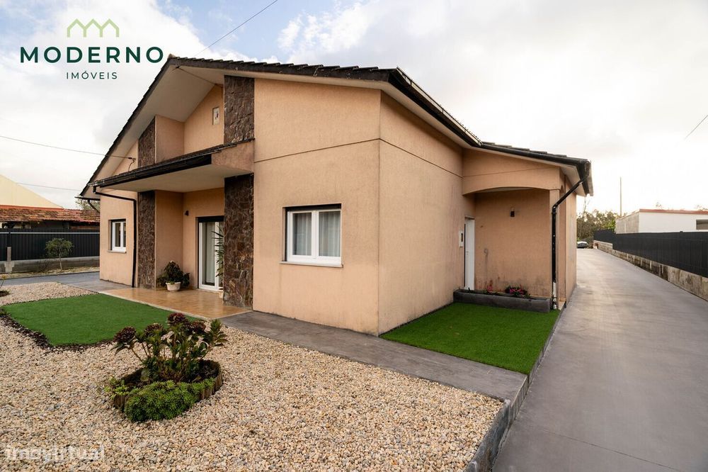 Moradia T3+1 com Anexo T1, Garagem c/sótão e Espaço Exterior – Bajouca