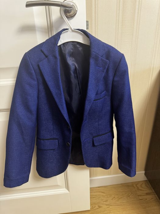 Пиджак на выпуск