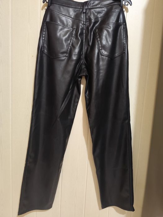 Spodnie imitacja skóry H&M S