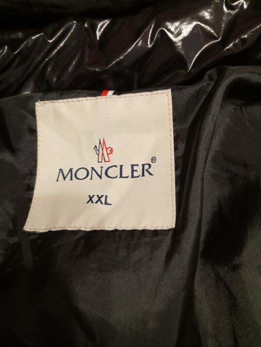 Damska krótka pikowana puchowa kurtka - Moncler