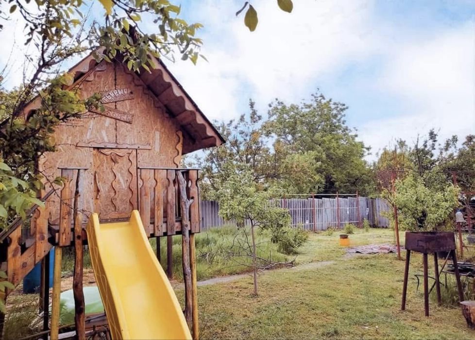 Продаж будинку на березі річки - More