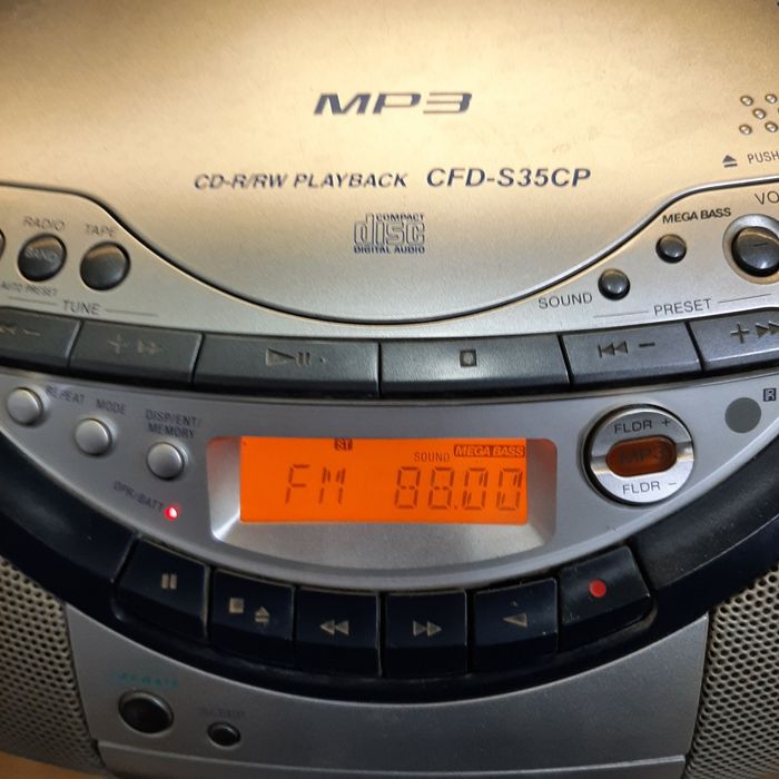 Магнитола "Sony CFD-S35CP"