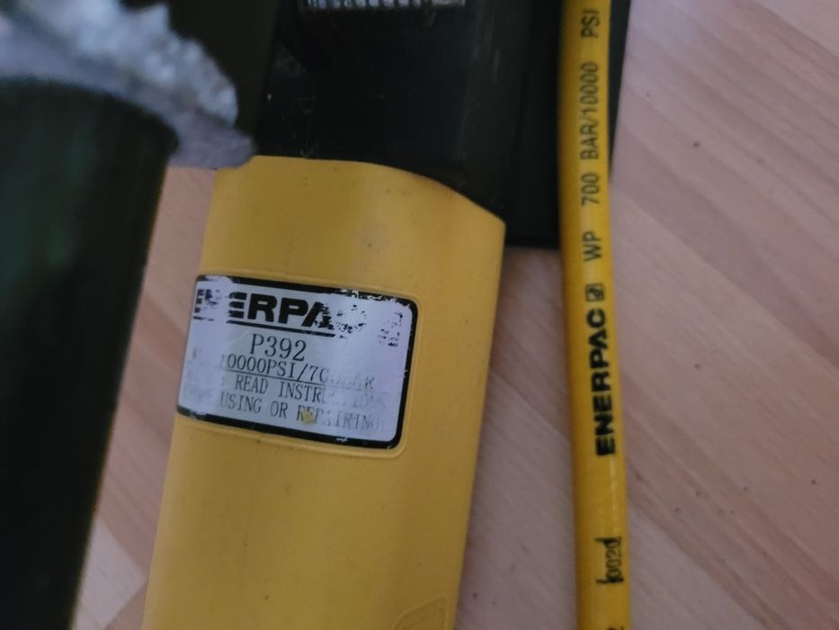 Podnośnik hydrauliczny Enerpac 700bar
