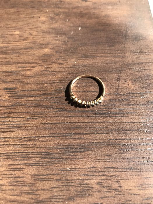 Anel banhado a ouro com zirconias