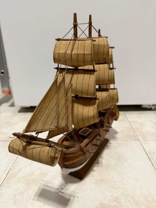 Barco em miniatura (vintage)