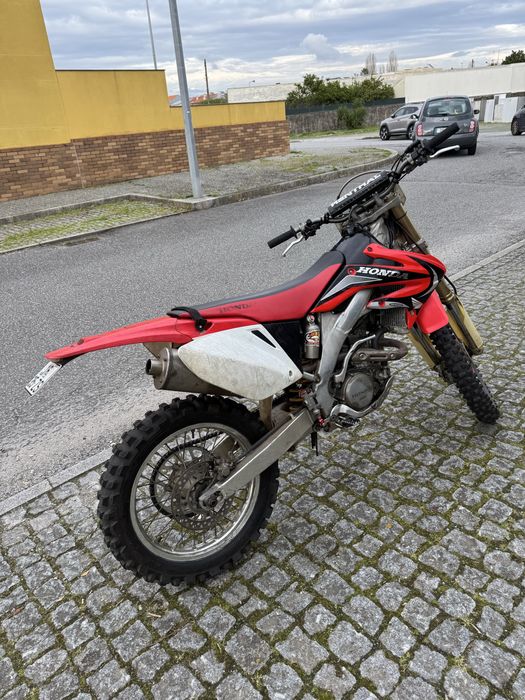 Honda CRF250X matriculada com arranque eletrico