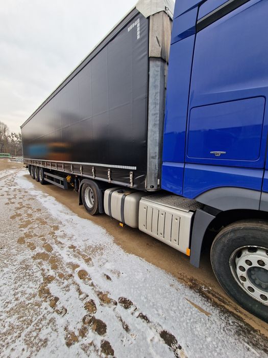 Напівпричеп Schmitz Cargobull