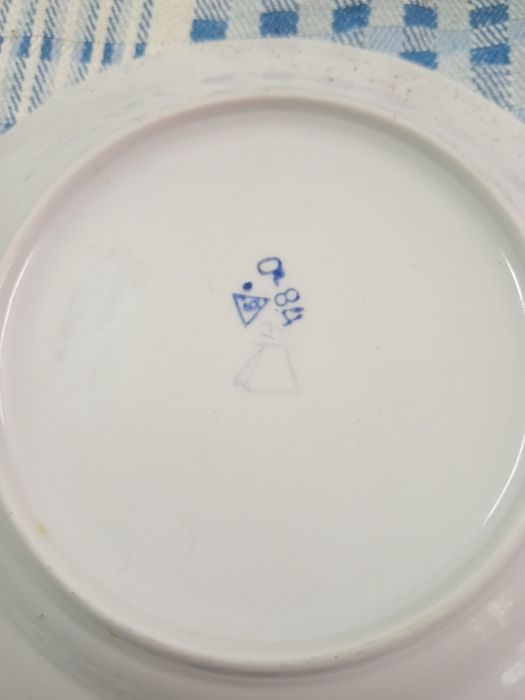 Продам фарфорові тарілки