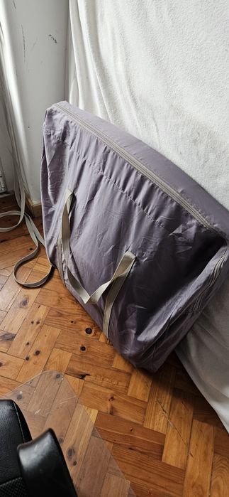 Berço de bebé em bom estado