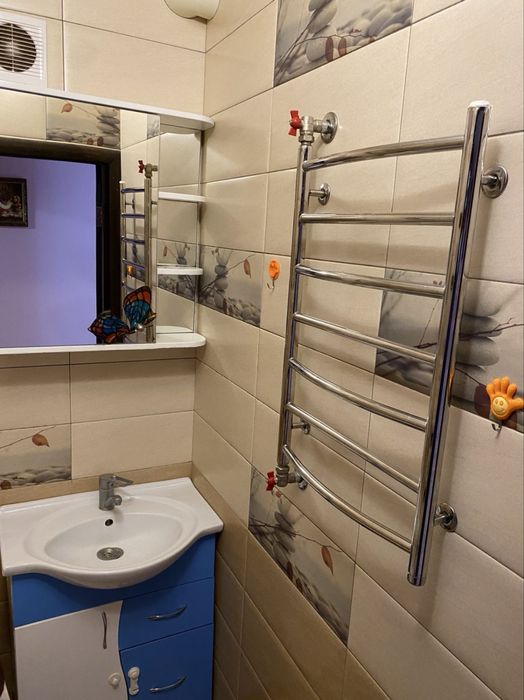 Продам 2х комнатную в центре ( Герасима Кондратьева)