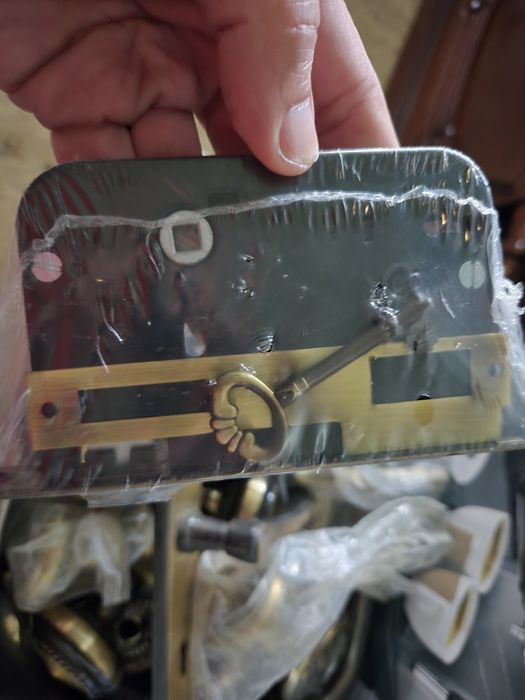 Puxadores,fechaduras,lava loiça