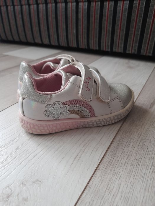 Туфельки для дівчинки