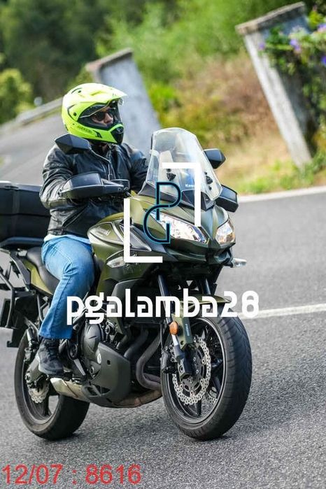 Kawasaki versys 650 com 3 malas