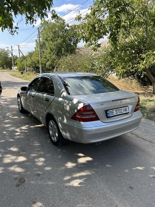 Mersedes benz W203 C200