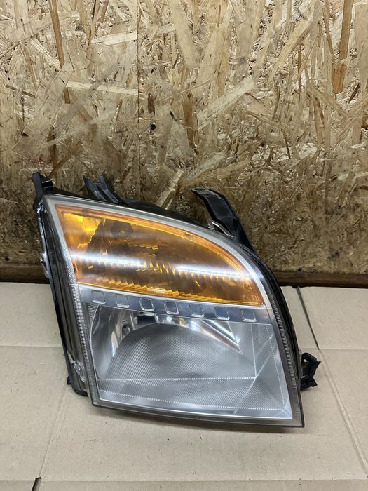 Передня права фара Ford Fusion Форд Фʼюжн 2005-2012 рестайл