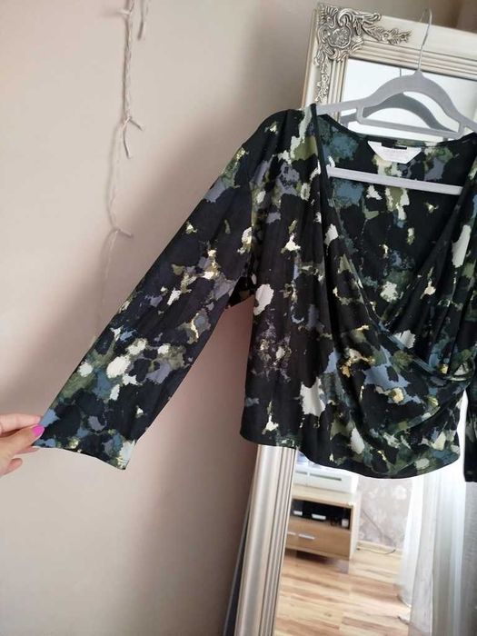 Primark ciemnozielona bluzka duży dekolt