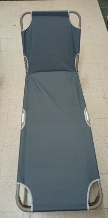 Cama desdobrável como nova