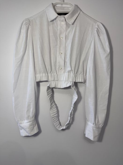 сорочка з поясом та обʼємними рукавами