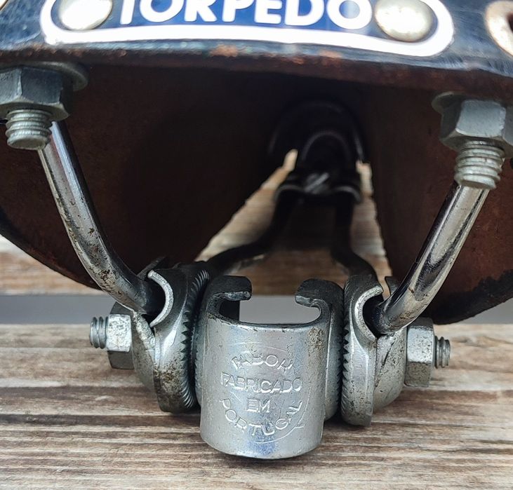 Selim em pele TORPEDO fabrico TABOR antigo raríssimo colecionável