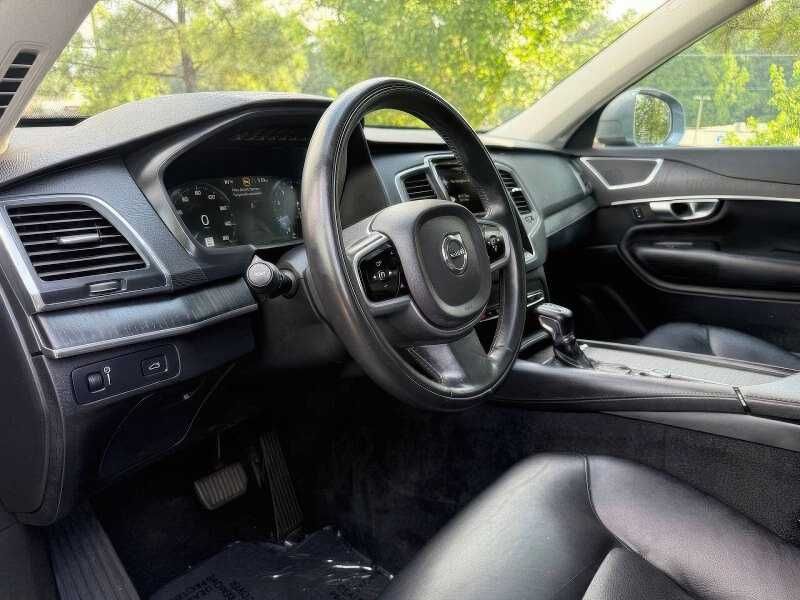 2020 Volvo XC90 T5 Momentum