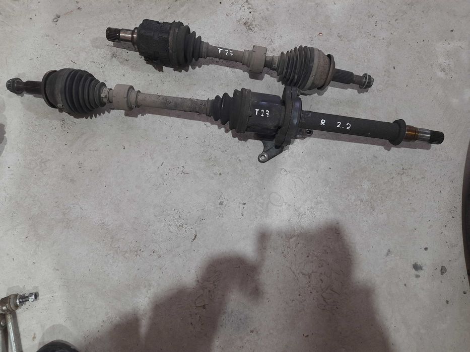 Передні полуося піввісь граната кулак вал Тойота Авенсіс т27 2.2 д4д