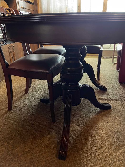 Conjunto Sala de Jantar Estilo Clássico - Mesa e Cadeiras