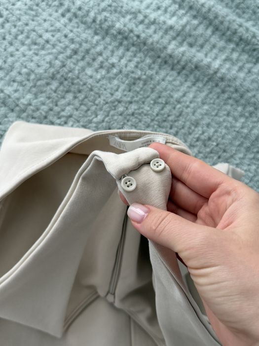 Шикарний бежевий комбінезон по фігурі Zara