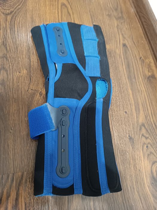 Ортез на коліно )