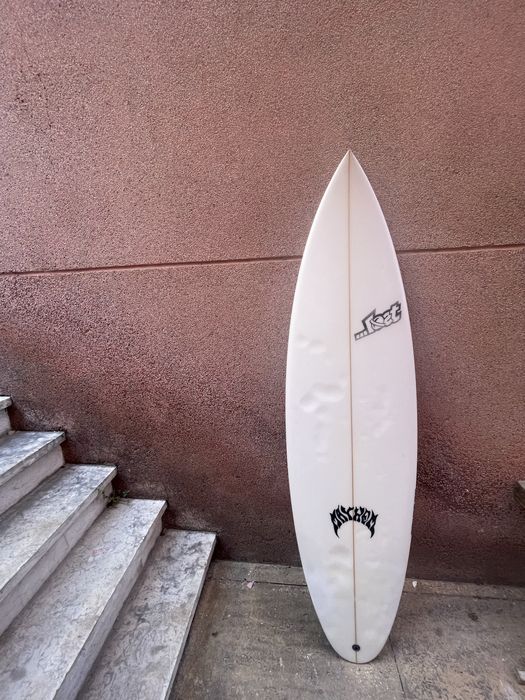 Prancha de surf 5’11 Lost Driver 3.0 pouco uso
