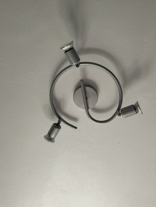 Candeeiro cinza de 3 lâmpadas