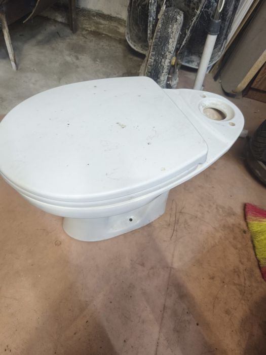 Продам унітаз б.у.