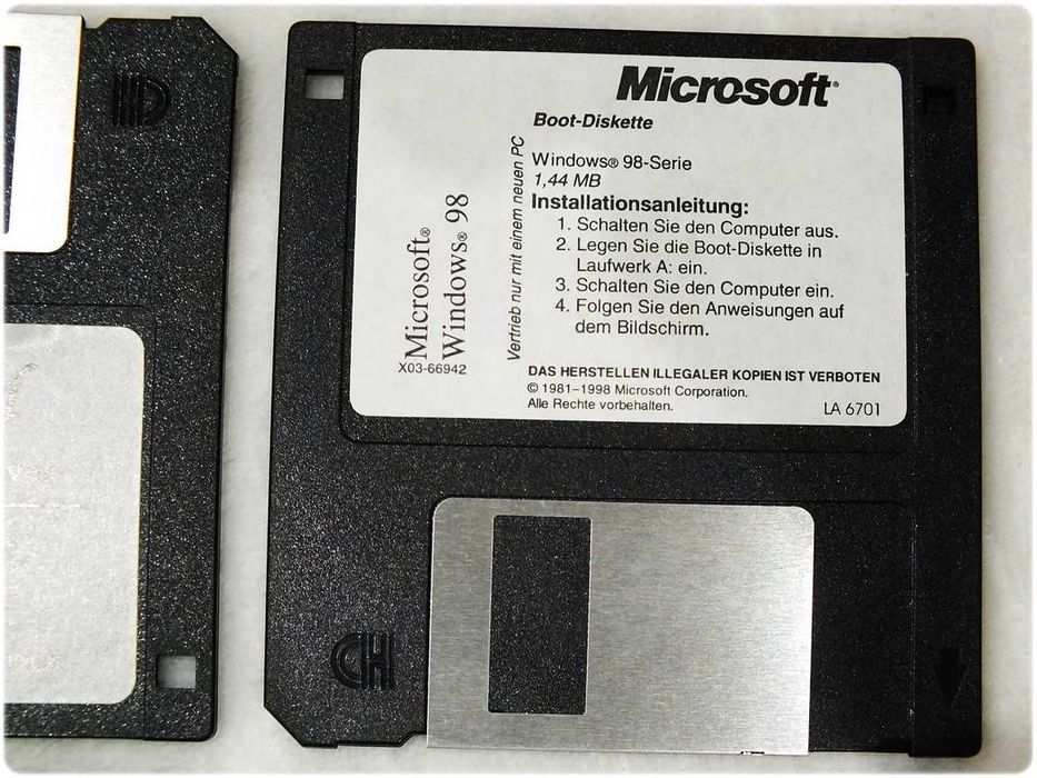 Dyskietka / Dyskietki SONY i Microsoft w zamykanym pudełku