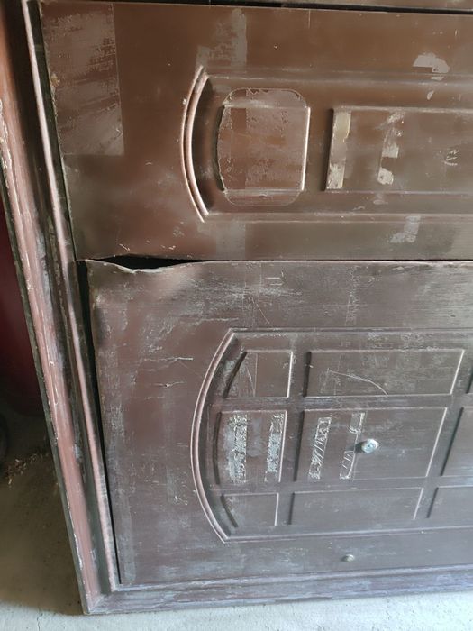 Продам двері металеві 130*210 см
800 грн.