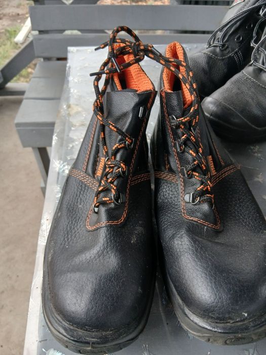 Ботинки рабочие.