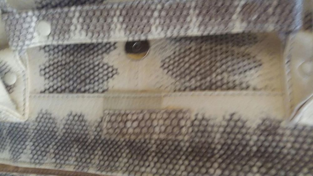 Torebka - kuferek OKPTA, efekt snake, skóra węża, wężowa skórka