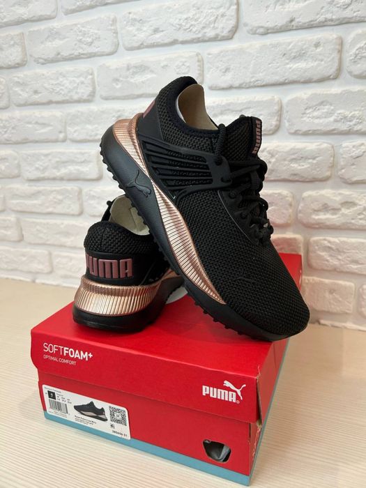 Жіночі кросівки від puma