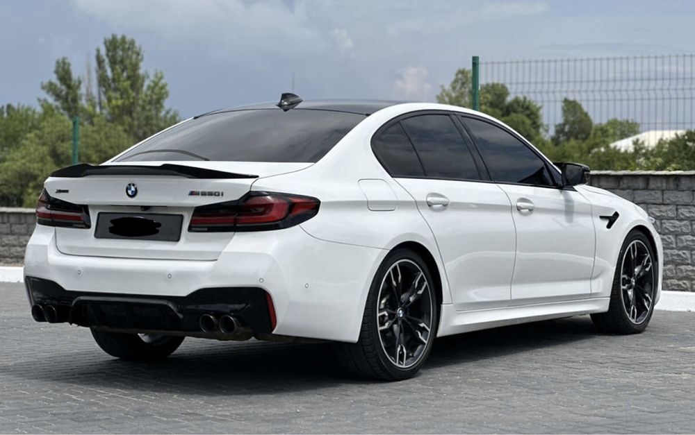 Комплект рестайлинга передний задний бампер BMW 5 G30 LCI m5
