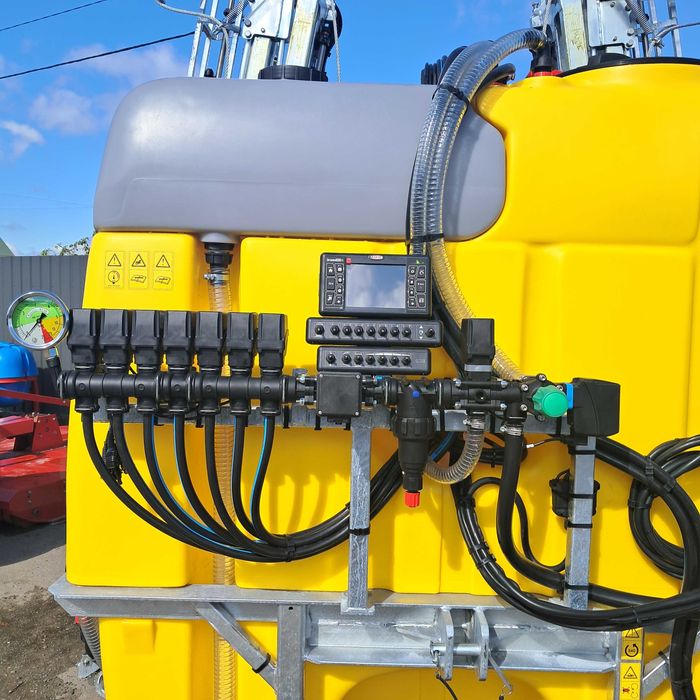 Обприскувач італійський Moccia 1000л 16м + Arag 400S, опрыскиватель