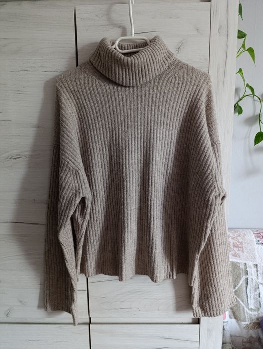 Sweter z golfem golf brązowy beżowy H&M