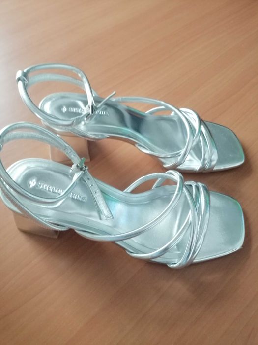 Sandálias stradivarios