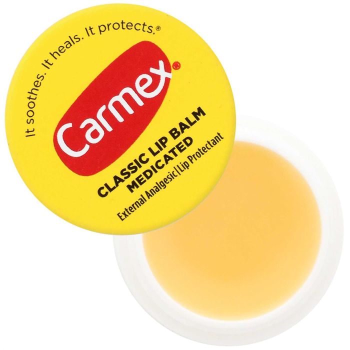 Бальзам для губ зволожуючий ягідний лікувальний кармекс Carmex
