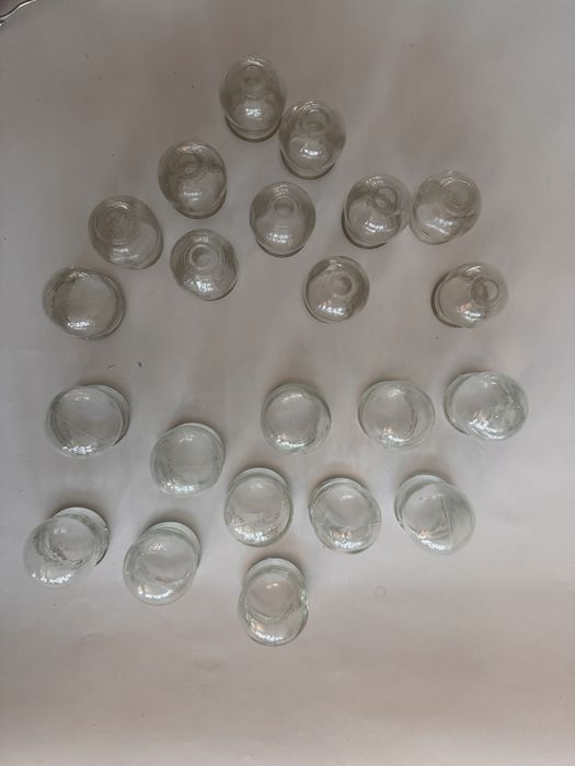 Bańki ogniowe medyczne z dawnych lat 22 szt. + 3 szt. kwacz